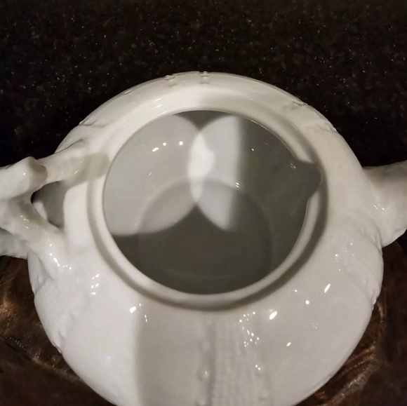 Vintage paris royal solid white teapot with coral shaped handle and lid - Picture 7 of 10